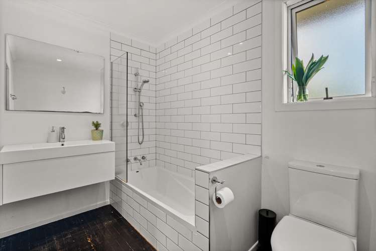 15A Queen Road Bellevue_10