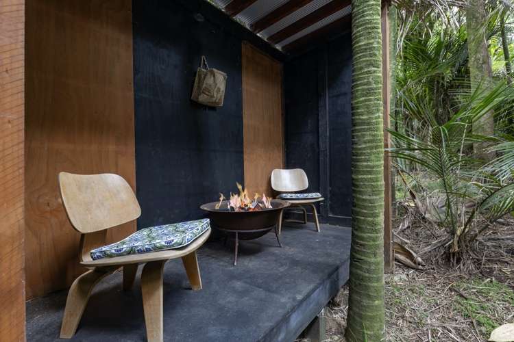 33 Glenesk Road Piha_16