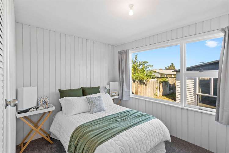 37 Kathleen Crescent Hornby_9