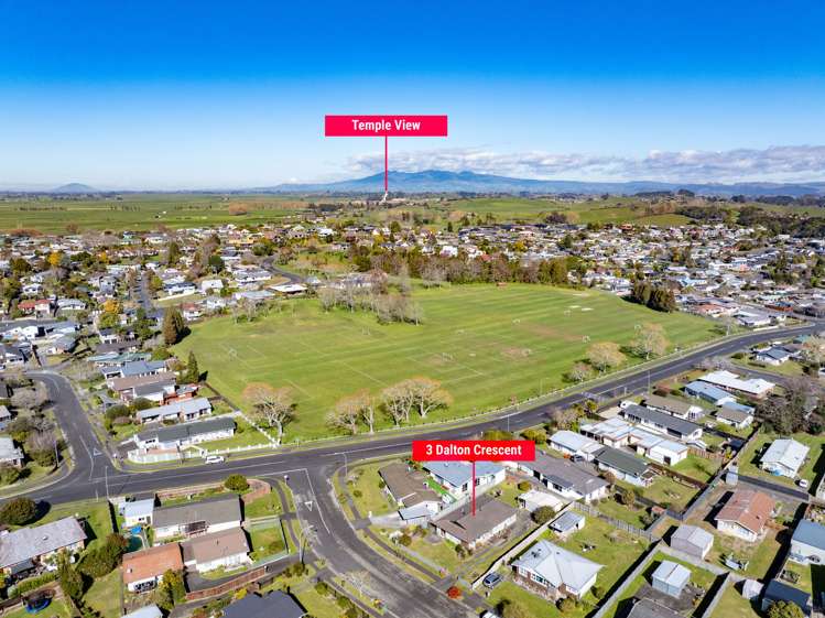 3 Dalton Crescent Dinsdale_11