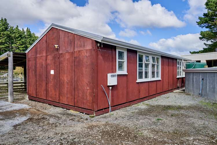 1296 Coast Road Wainuiomata Coast_21