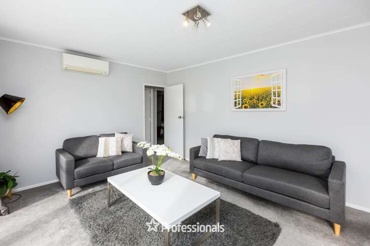 7 Garth Lane Maoribank_1