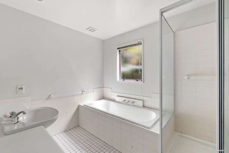 73 Cliff Road Torbay_16