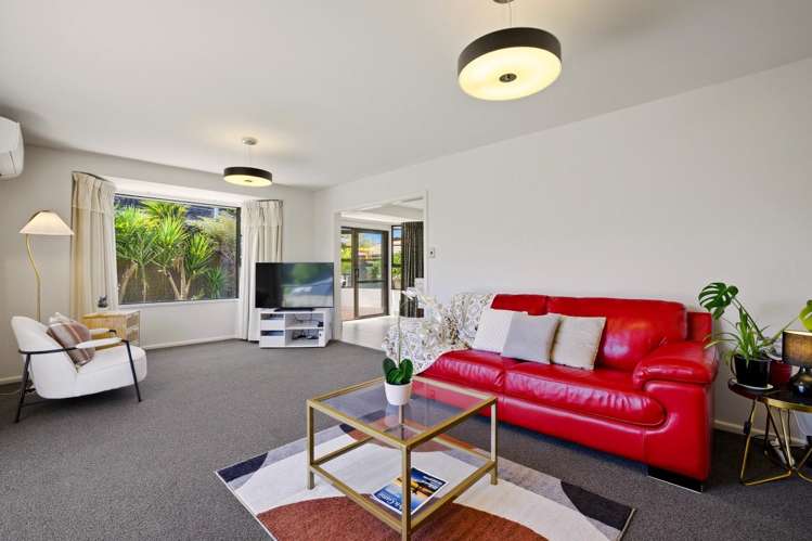 4 Larkhill Place Russley_12