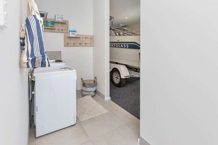 18 Finch Street One Tree Point_14