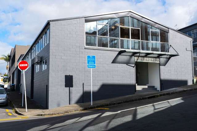 STANDALONE CHARACTER OFFICES