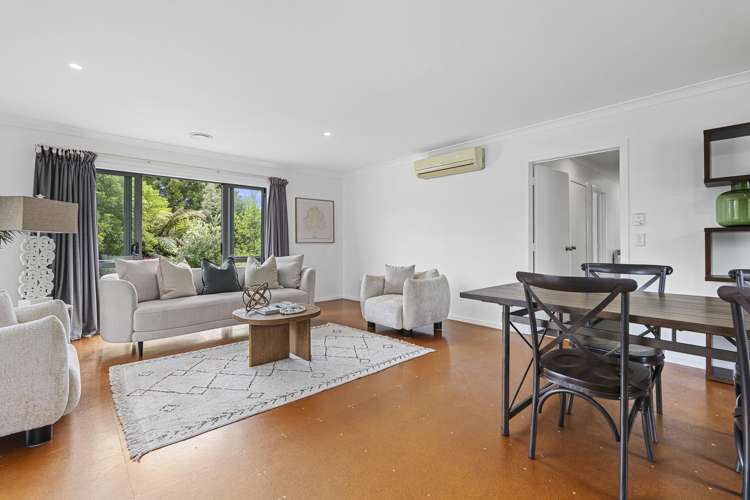 1185 South Road Oakura_11