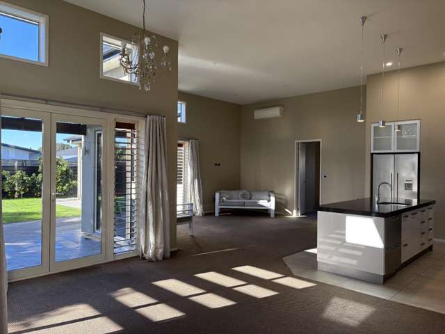 11 Charteris Rise 1052_3