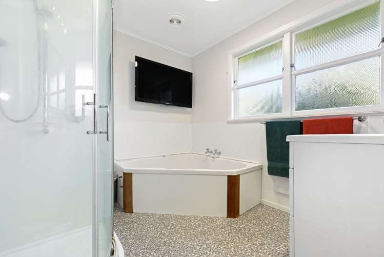 112 Grove Road Te Pahu_11