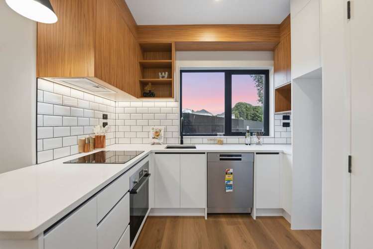 13 Torino Street Pt England_11