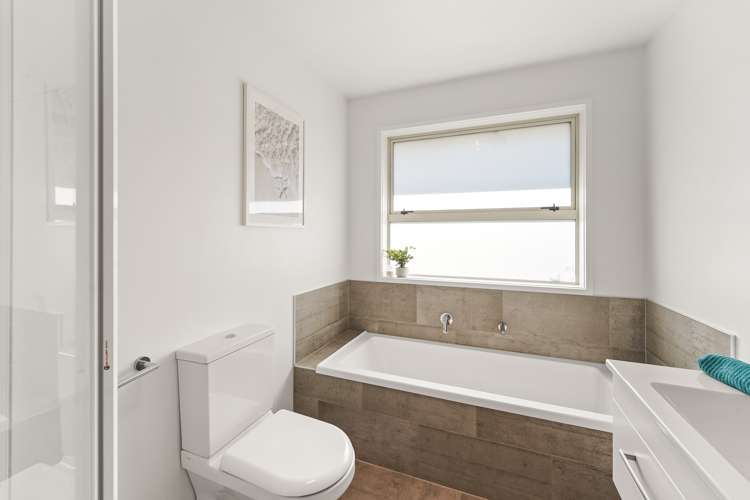 33 Kahuparere Crescent Pyes Pa_11