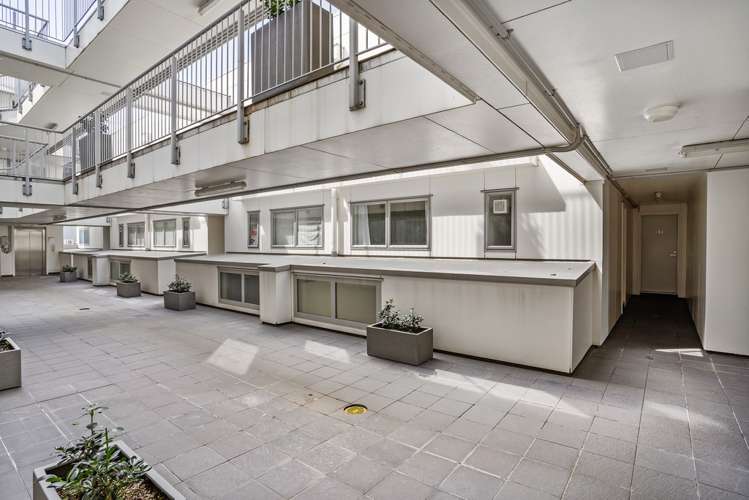 205/10 Flower Street Eden Terrace_11