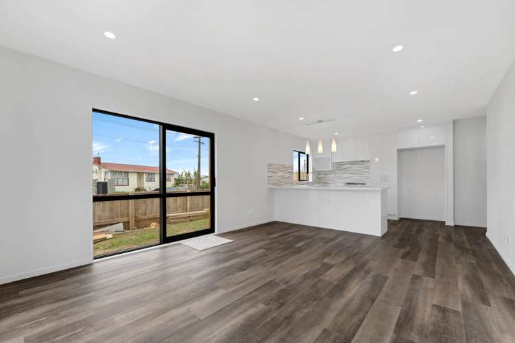 13 A,B,C Geoffrey Place Mangere_16