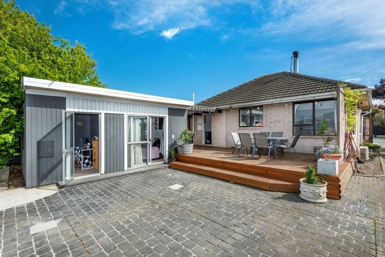 230 Shortland Street Aranui_1