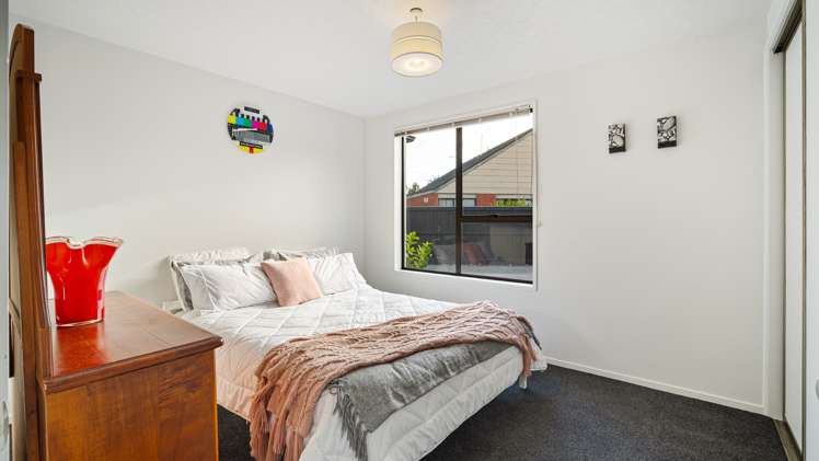 45 Karnak Crescent Russley_10