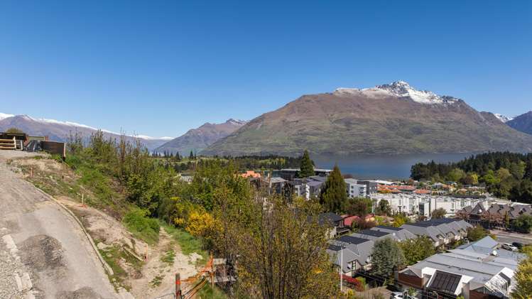 9 Edgar Street Queenstown_11