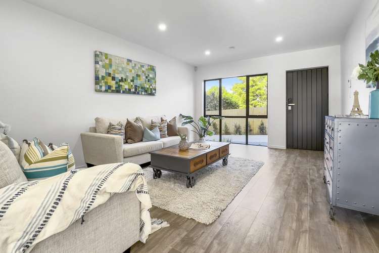 79A-79B Station Road Papatoetoe_6