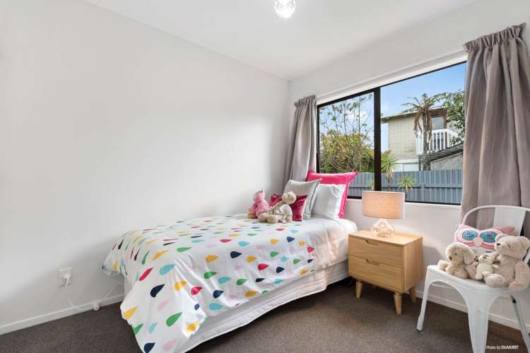 1/3 Rowan Terrace Te Atatu South_12