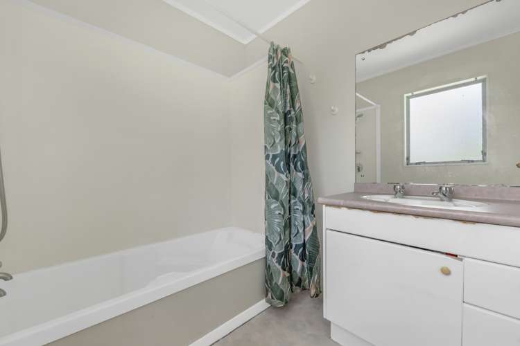 2/2 Lyell Court Clover Park_11