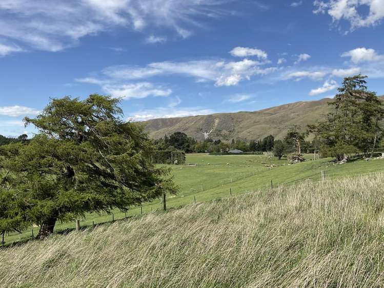 Fairlie Tekapo Road Burkes Pass_27