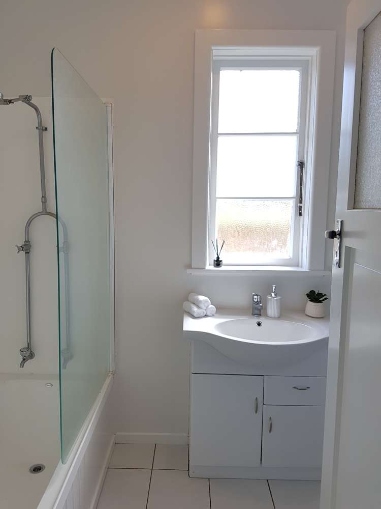 31c Grimsby Grove Wainuiomata_12