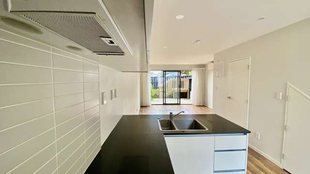 8/36 Kaipatiki Road Glenfield_3