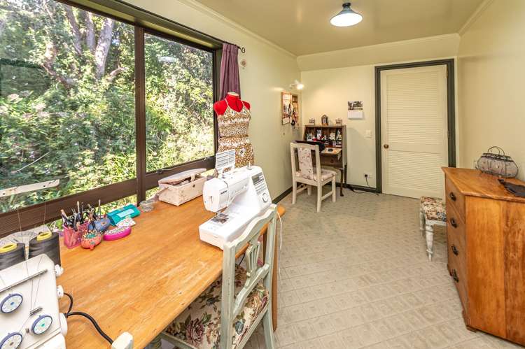 22 Shakespeare Road Bastia Hill_17