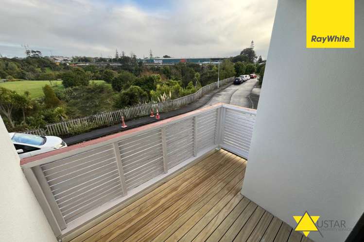 13/12 Ambrico Place New Lynn_12