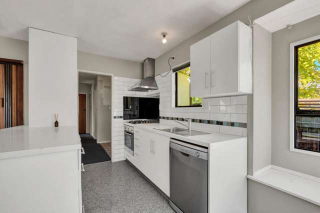 2/114 Randolph Street Woolston_1