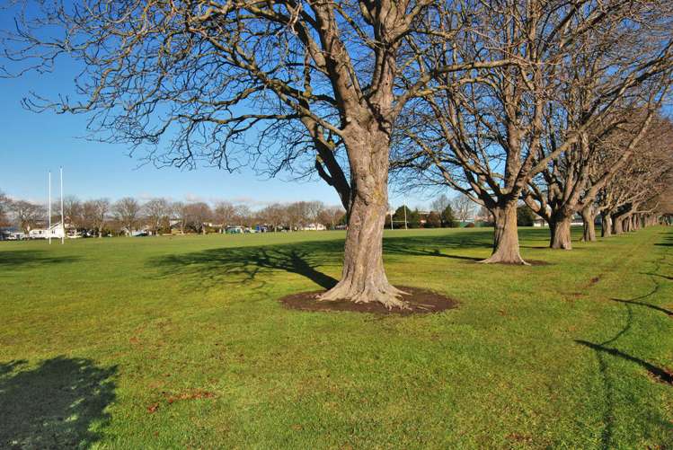 2/201 Innes Road Saint Albans_13