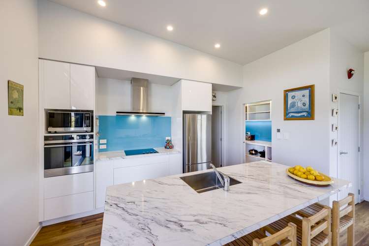 8 Riverview Drive Otane_11