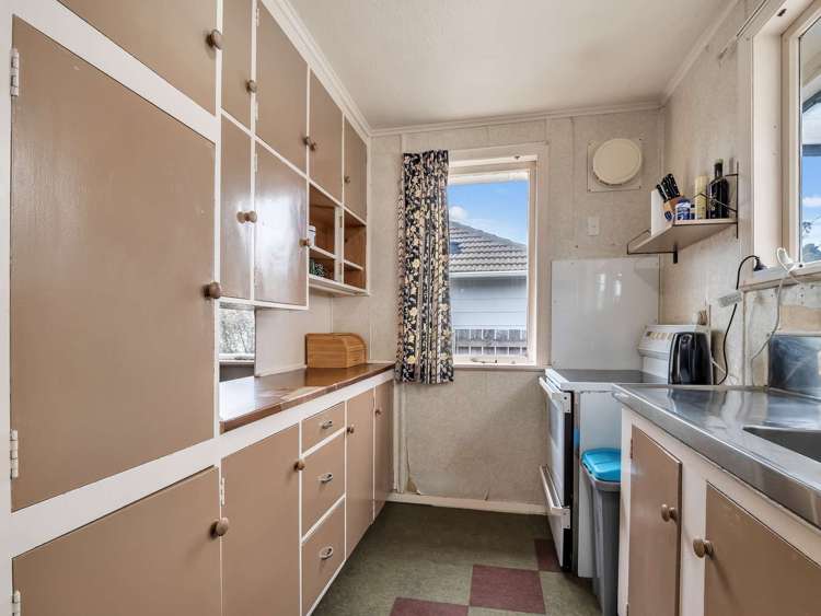 7 Churchill Crescent Tawhero_15