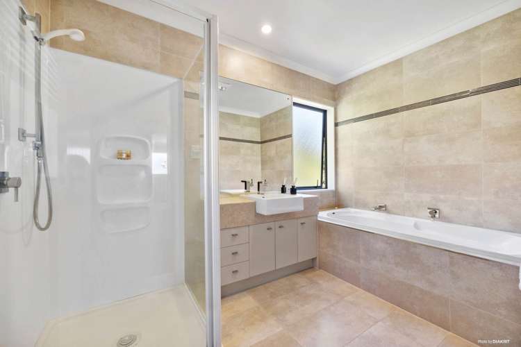 18 Bur Oak Terrace Schnapper Rock_18