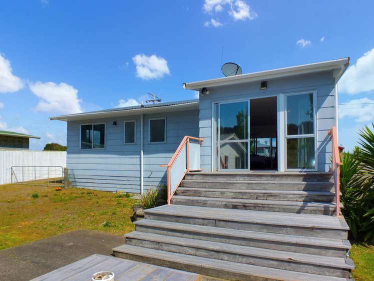 7 Hennessy Street East Foxton Beach_25