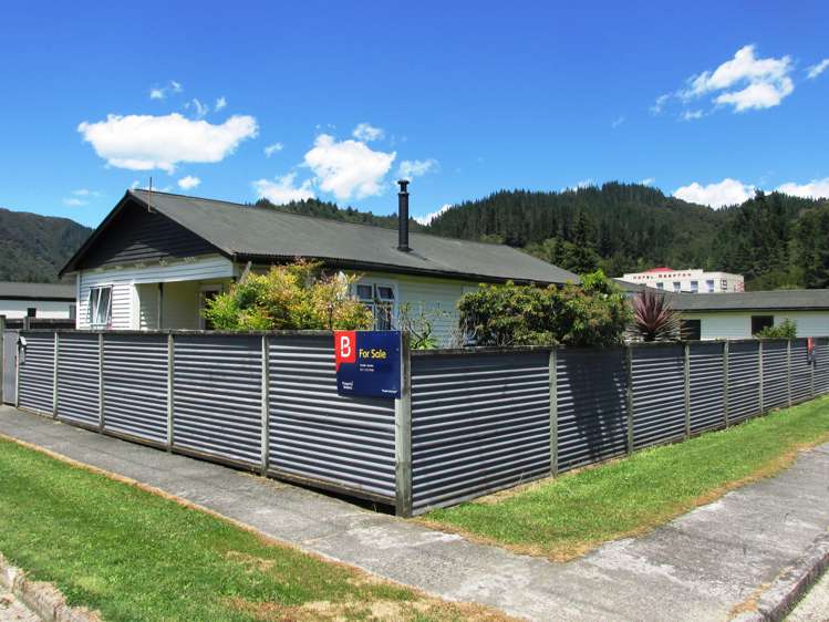 65 Shiel Street Reefton_12
