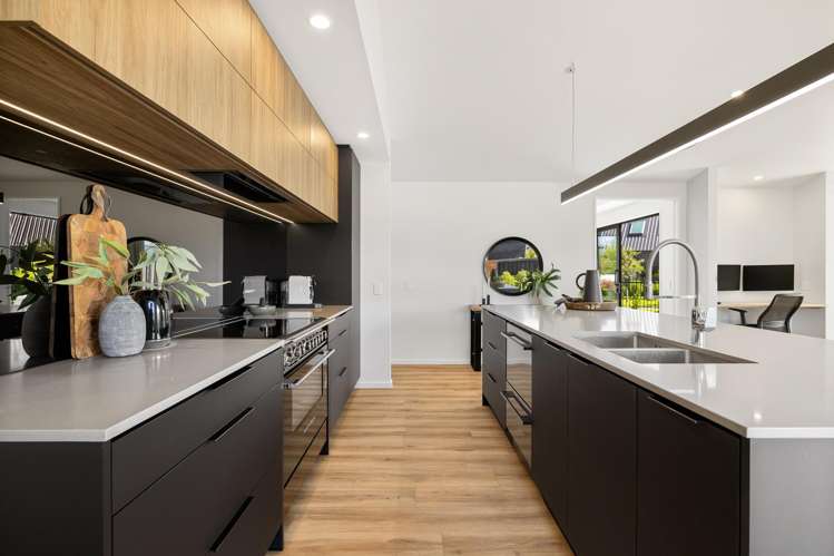 8 Kirkland Crescent Harewood_2