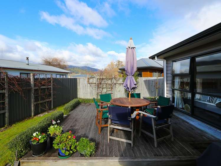 19 Woodland Grove Wainuiomata_15