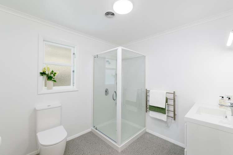 19 Field Street Silverstream_11