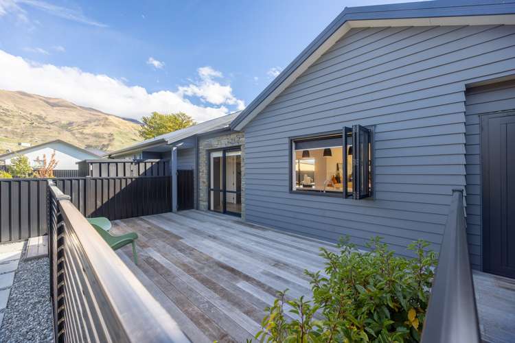 29 Little Alpha Loop Wanaka_19