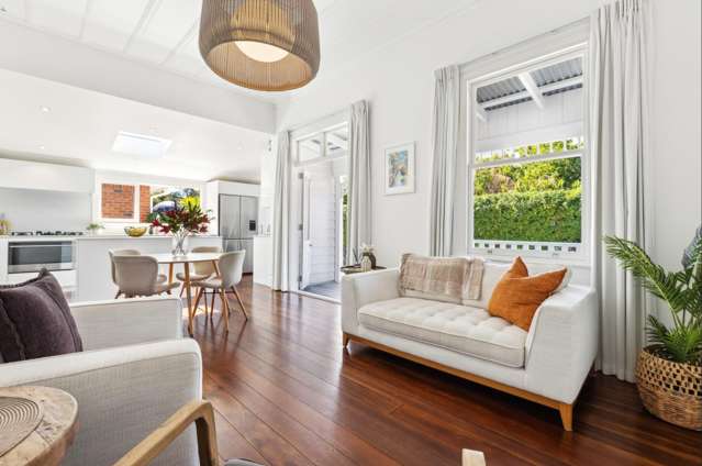 Front E/9 Henley Road 1728_4