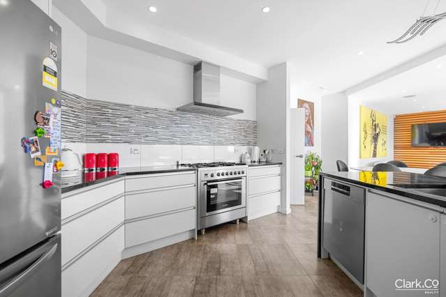 131 Endeavour Drive Whitby_4