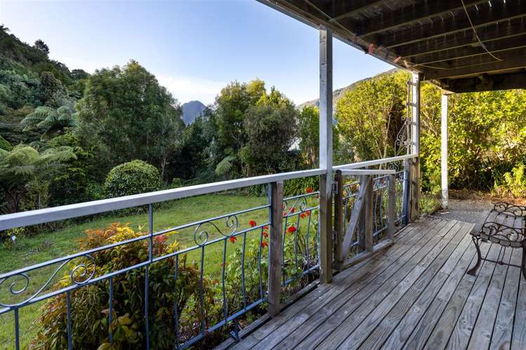 1/659 Queen Charlotte Drive Havelock_12