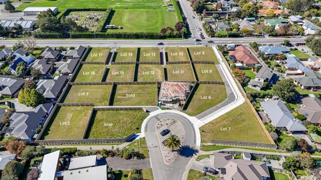 Ready to build now - Superior location!