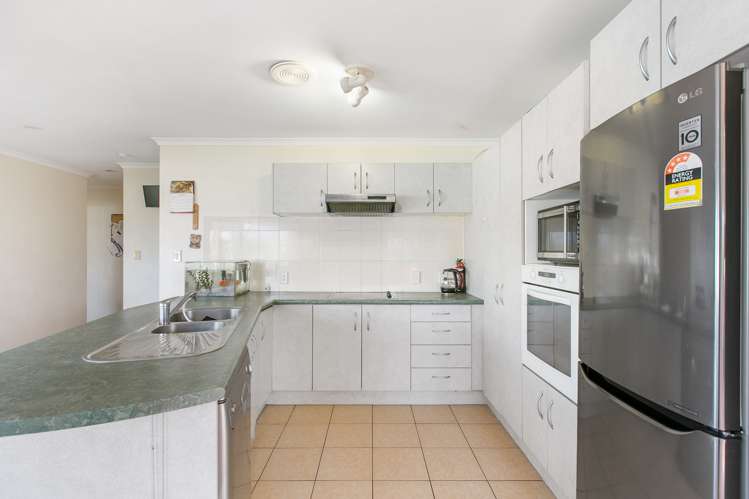 18 Castlefinn Drive Manurewa_6