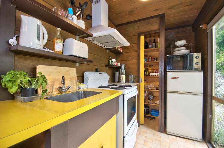 423 Peninsula Road Kelvin Heights_7