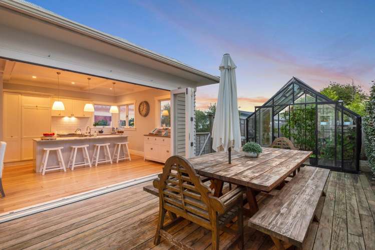 41 Lake Road Devonport_1