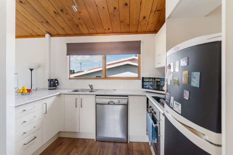 8 Karaka Road Beachlands_11