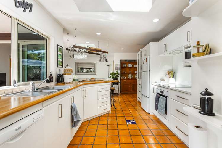 23 Woodfern Crescent Titirangi_5