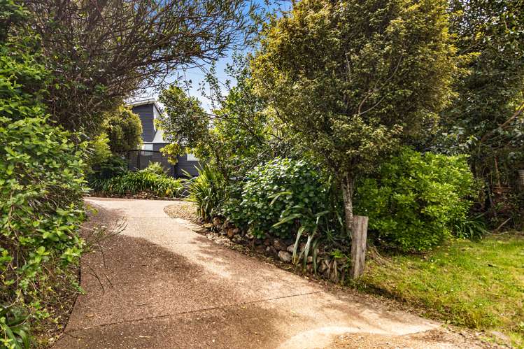 88 Queens Drive Oneroa_33