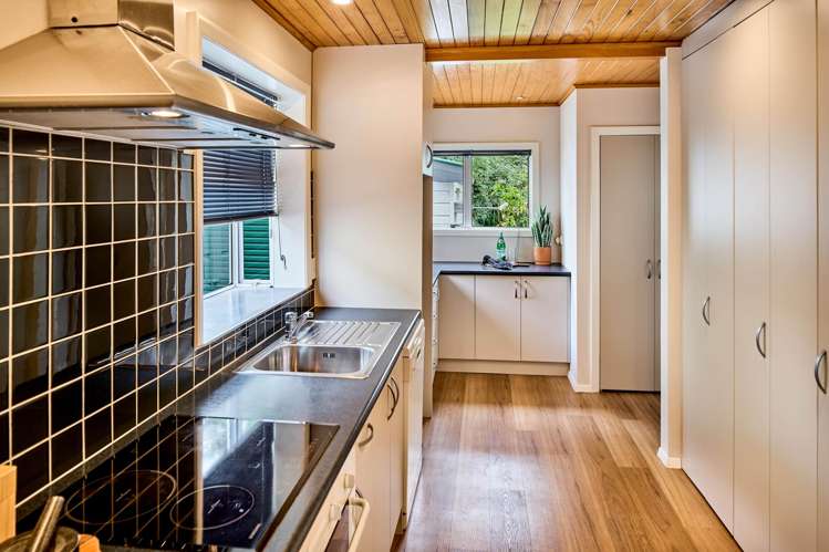 65 Bristol Square Lower Hutt_5